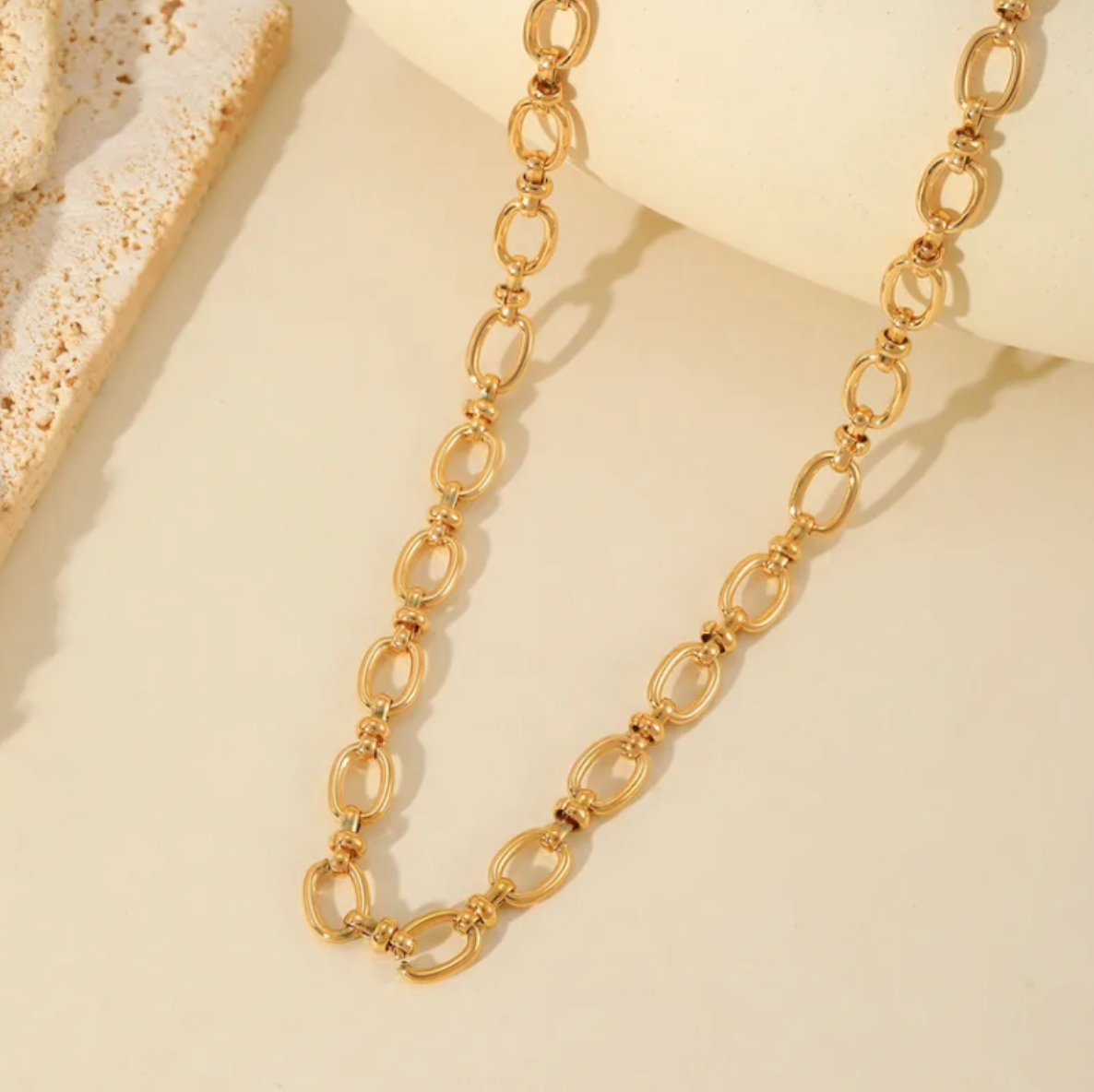 AMELIA NECKLACE