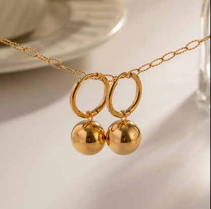 Gold Pearl Earrings