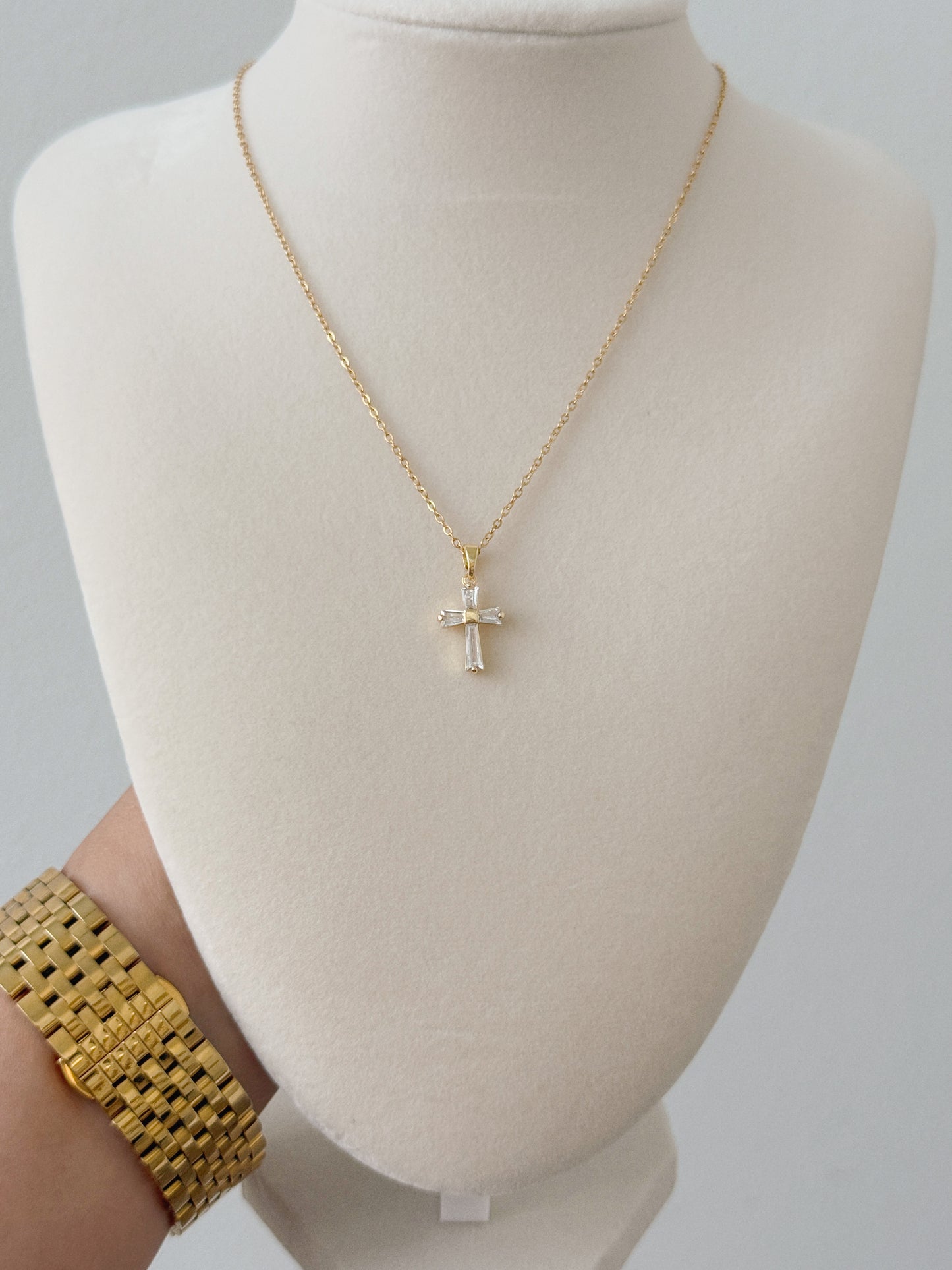 CROSS NECKLACE