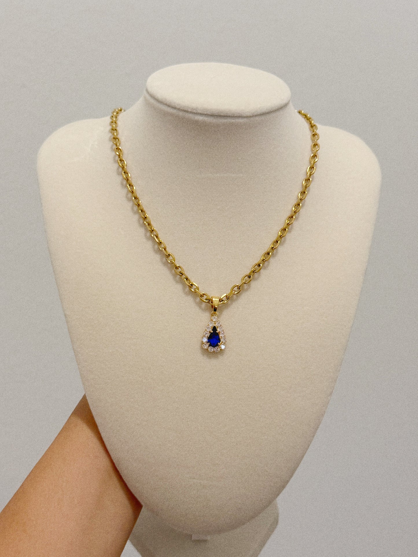 MYRA NECKLACE