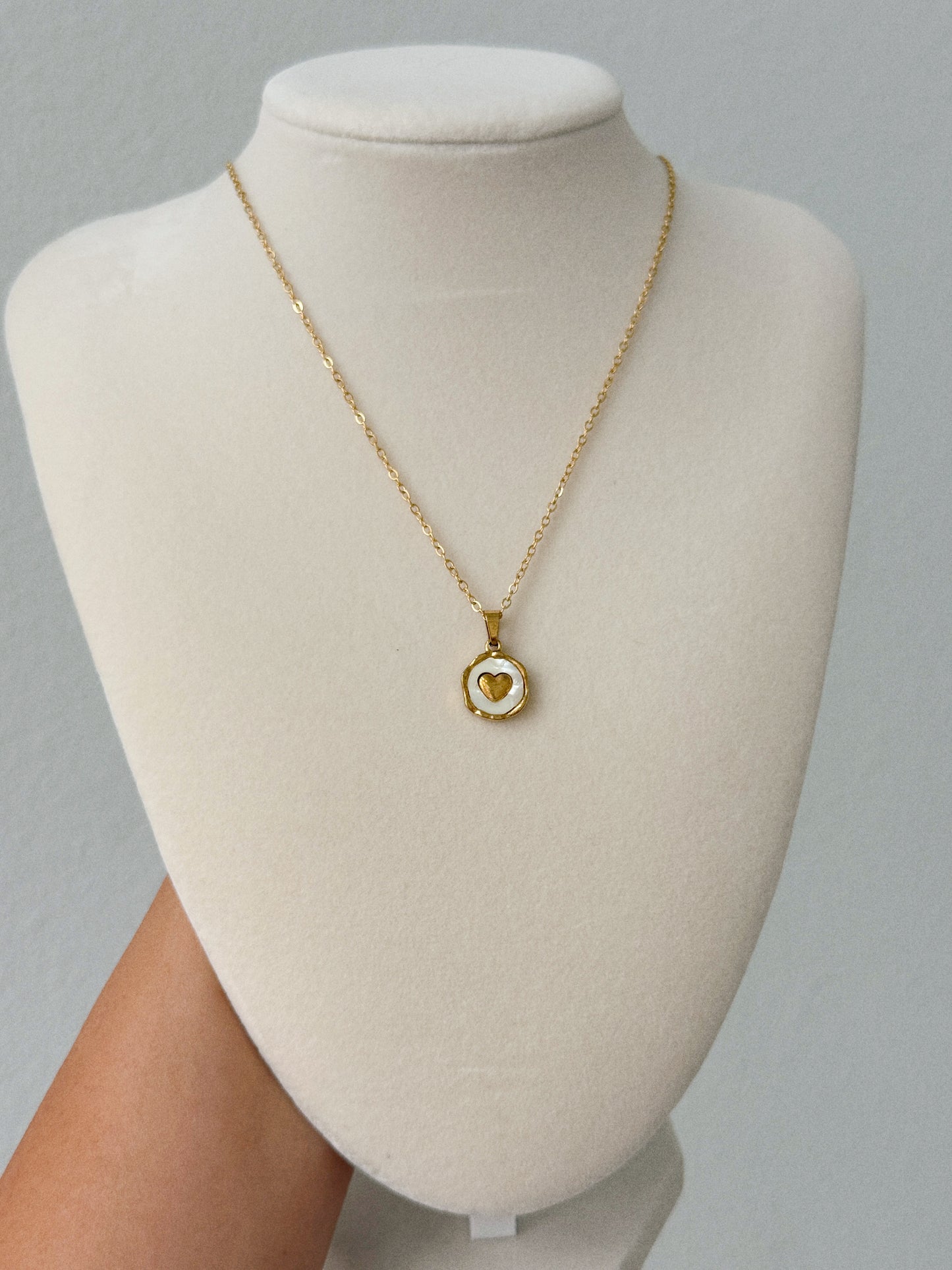 AMOR NECKLACE