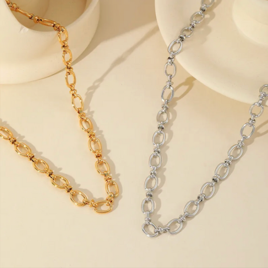 AMELIA NECKLACE