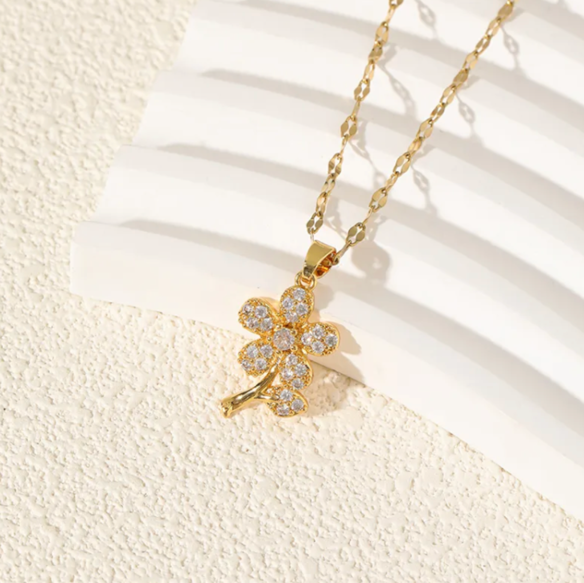 FLOWER NECKLACE