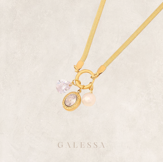 MOLLY NECKLACE