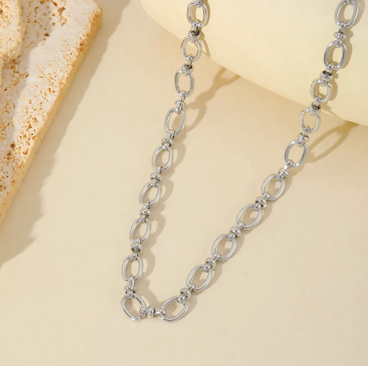 AMELIA NECKLACE